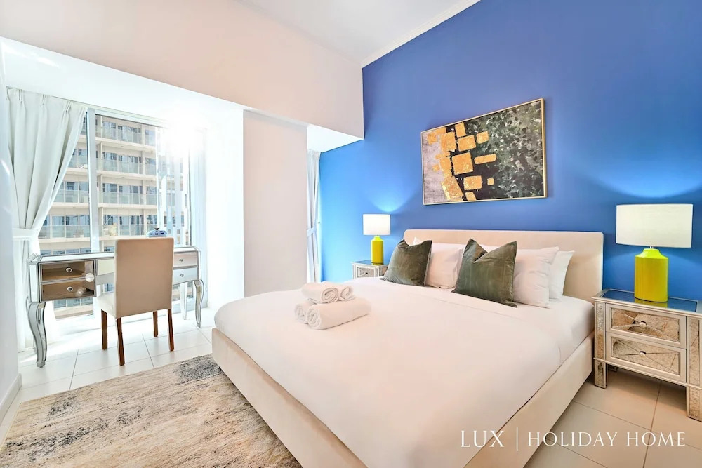 LUX Cayan Superior Suite 5 Dubai Marina