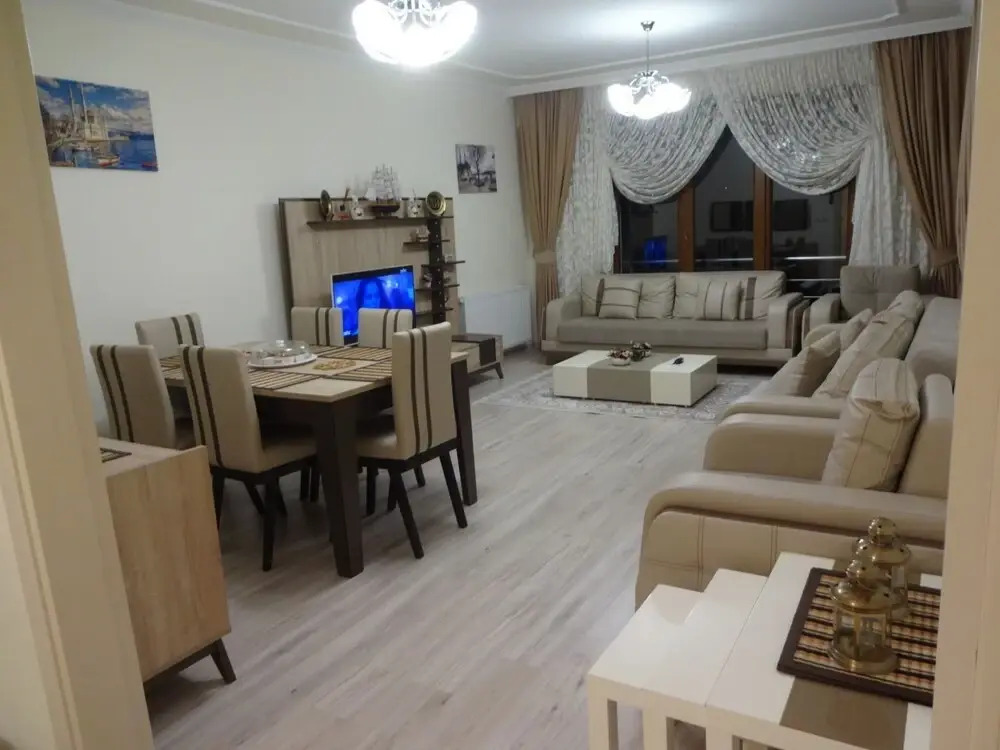 Luxerious Three Bedroom Apartment