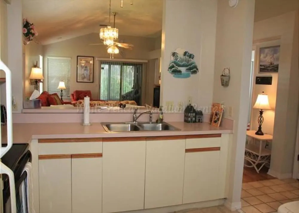 East Schwartz 1321 by White Pelican VR