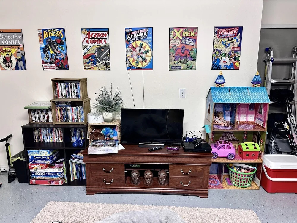 777bd - West Haven Gated Community 4 Bedroom Home by RedAwning