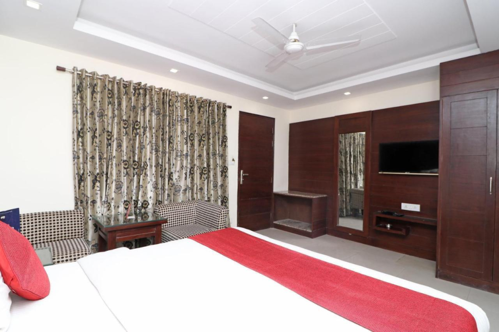 OYO 1679 Value Hotel