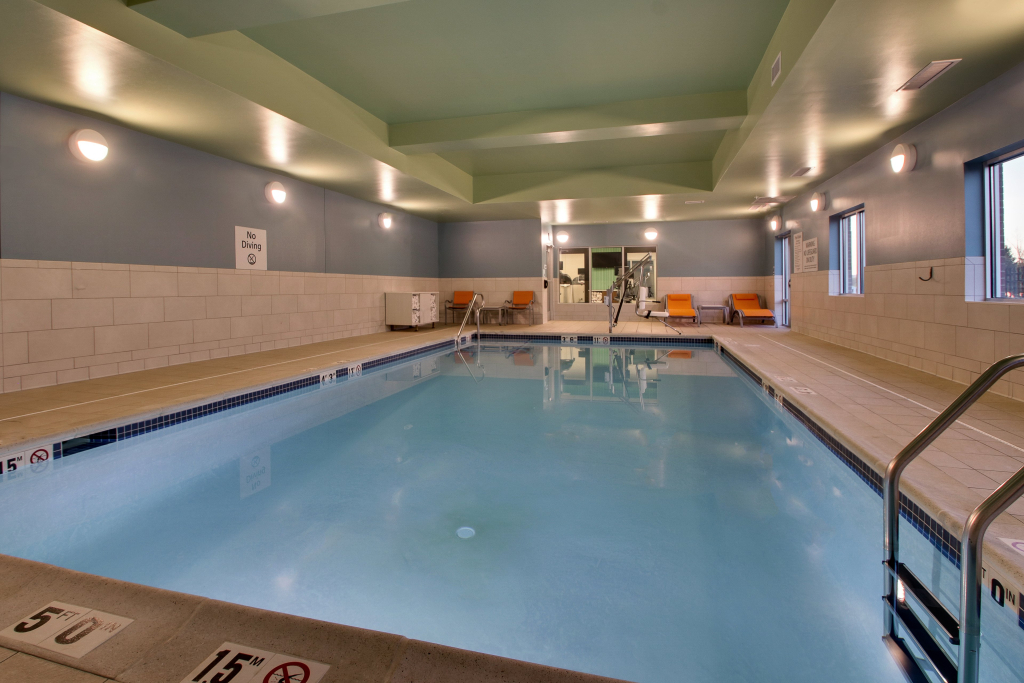 Holiday Inn Express & Suites Lancaster East - Strasburg by IHG