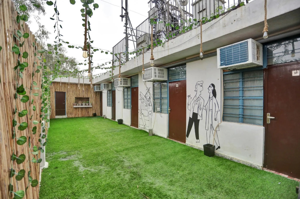 OYO Townhouse 433 JPS