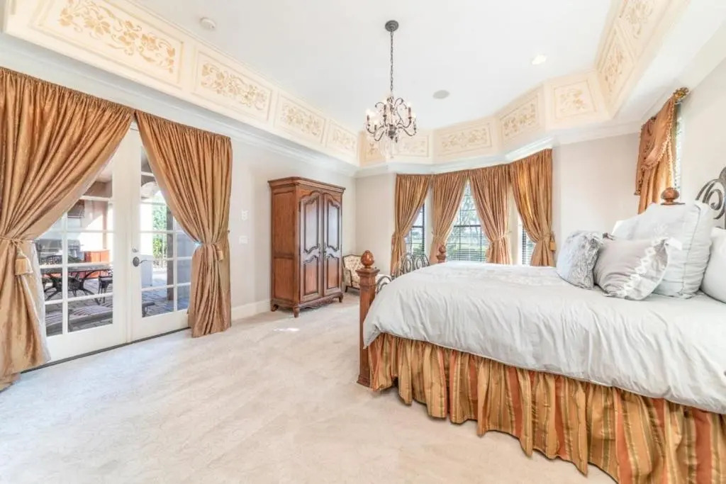 Luxury mansion on golf course at Reunion Resort Orlando 10 minutes from Disney parks - Mansão luxuosa em campo de golfe no Reunion Resort Orlando a 10 minutos dos parques da Disney