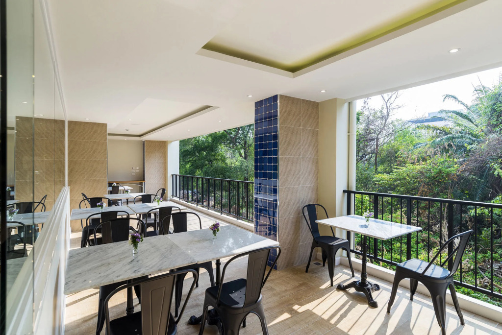 Zircon Hotel