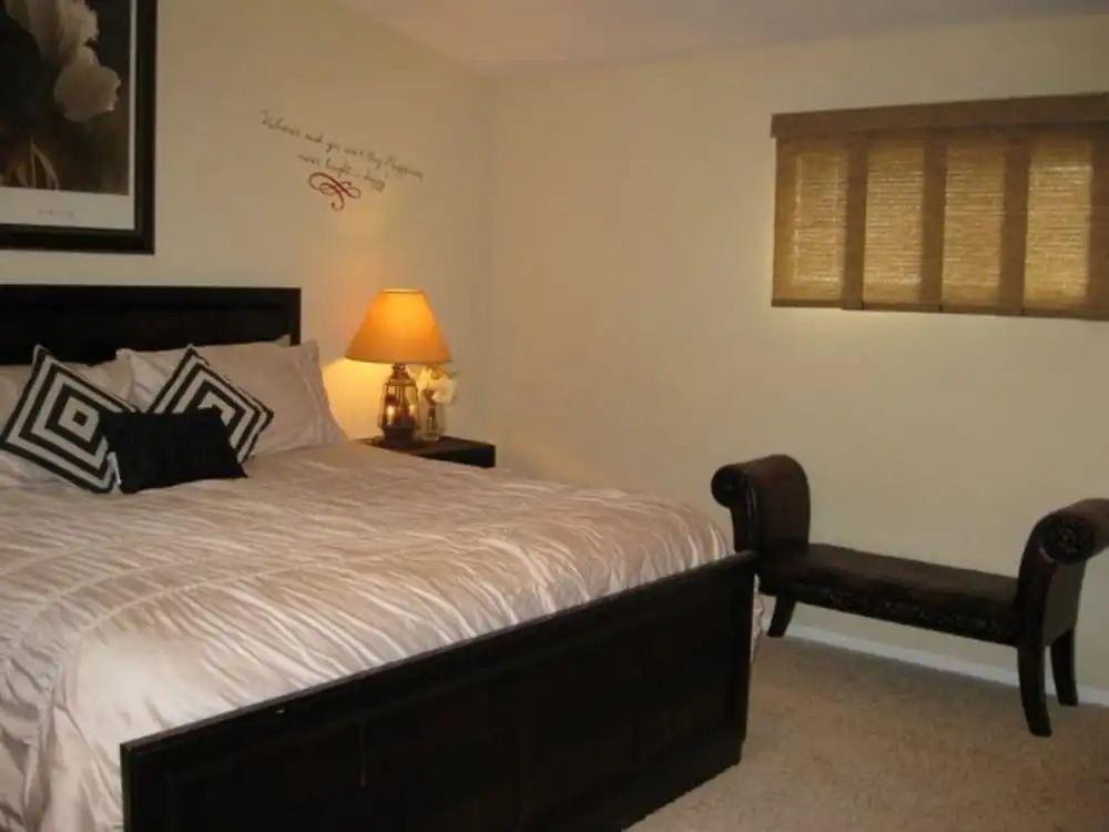 Jacob And Janne, Nielson 3 Bedroom Condo