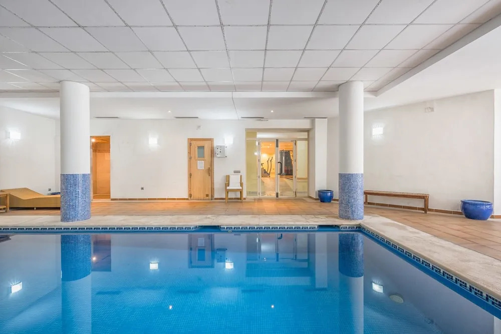 FA-Fab 2 bedroom apt in and outdoor pool