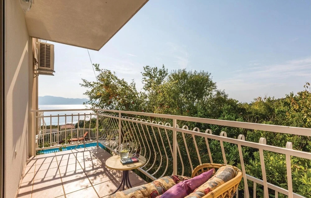 Beautiful Apartment in Podaca With 3 Bedrooms, Wifi and Outdoor Swimming Pool