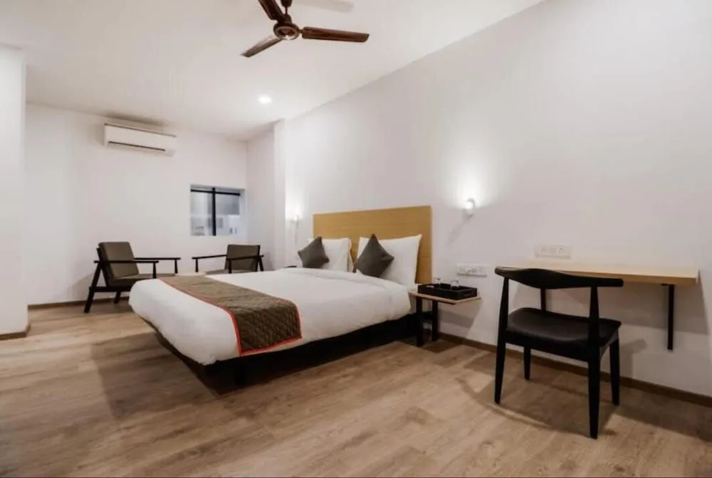 Hotel Satya Townhouse