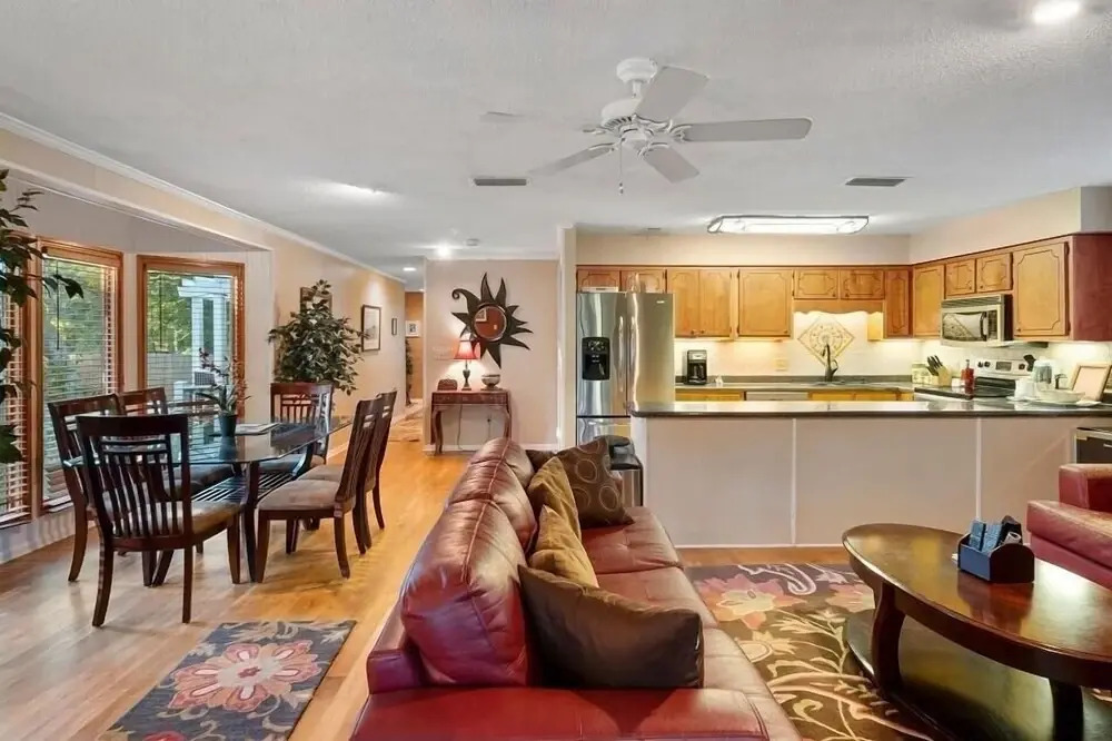 Cheyenne Retreat 3 Bedroom Home by Redawning
