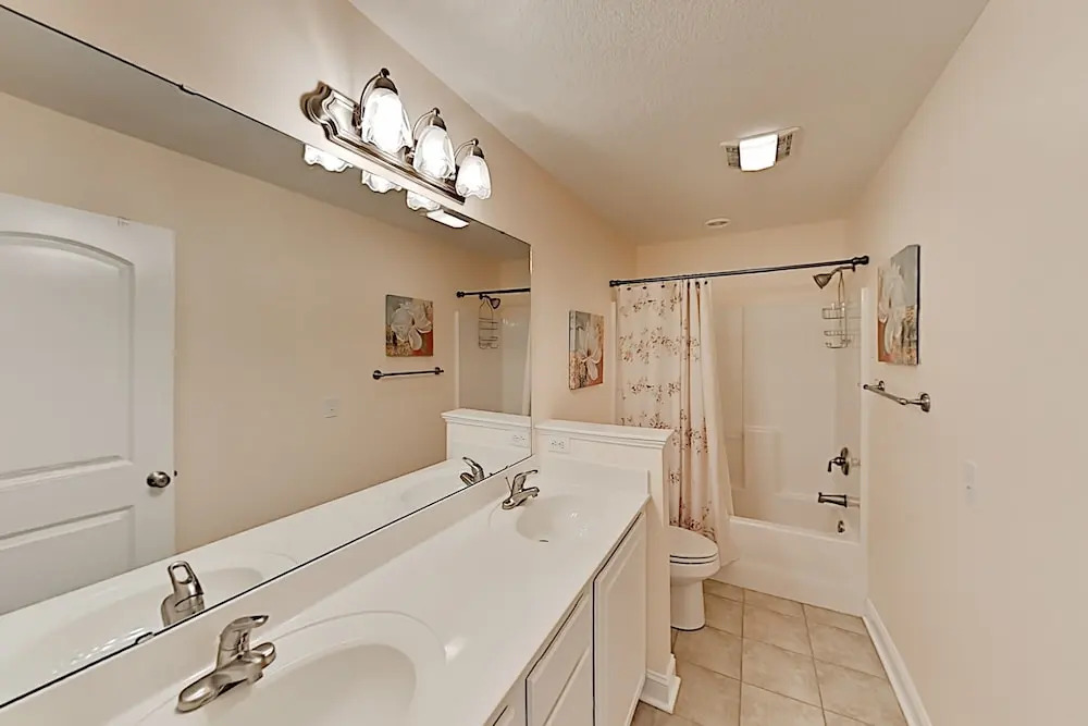 Sun-Soaked Beach Townhome w/ Sparkling Pool townhouse