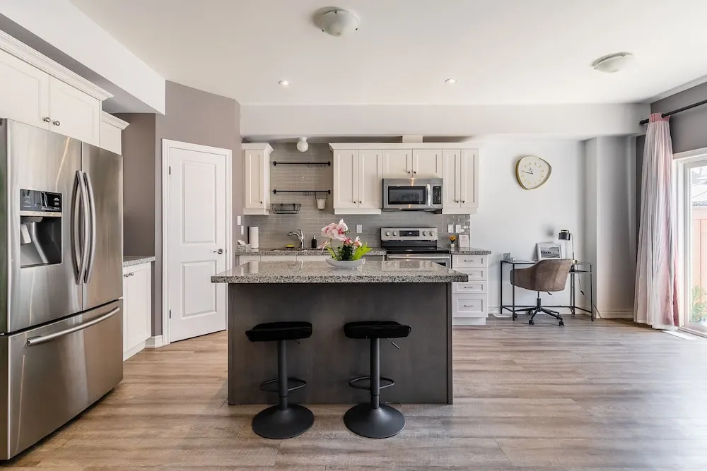 GLOBALSTAY. Waterfront 5BR Townhouse. Private HOT TUB, Gym, Sauna