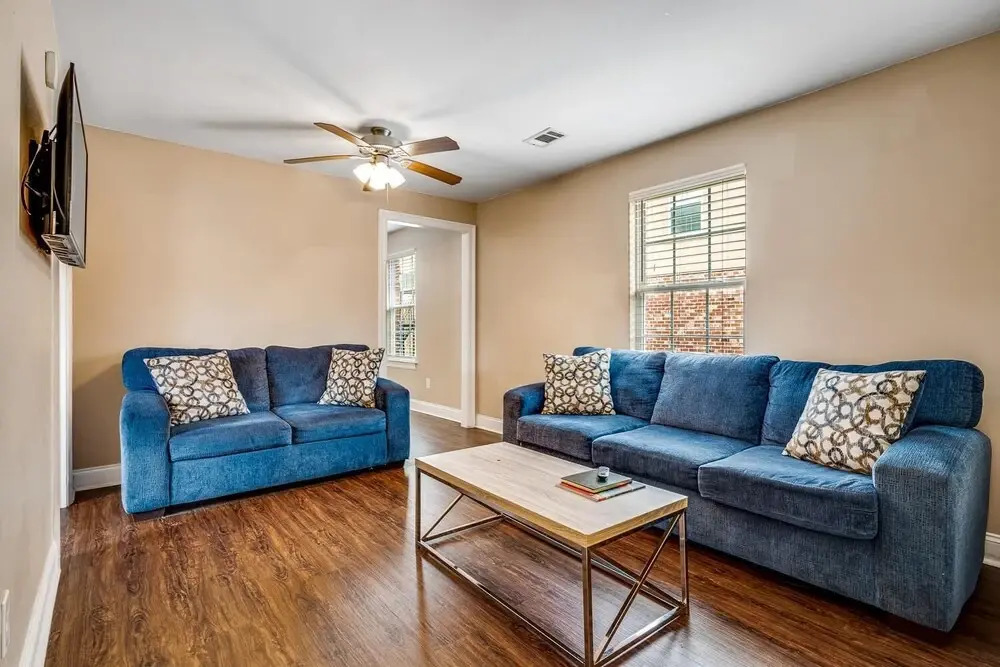 Lasalle 1a/2a · Enormous Gated Apartments Perfect for Groups!