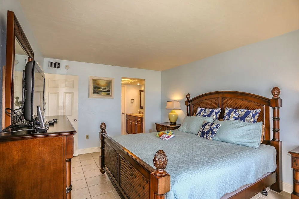 Riviera Club 204 by Distinctive Beach Rentals