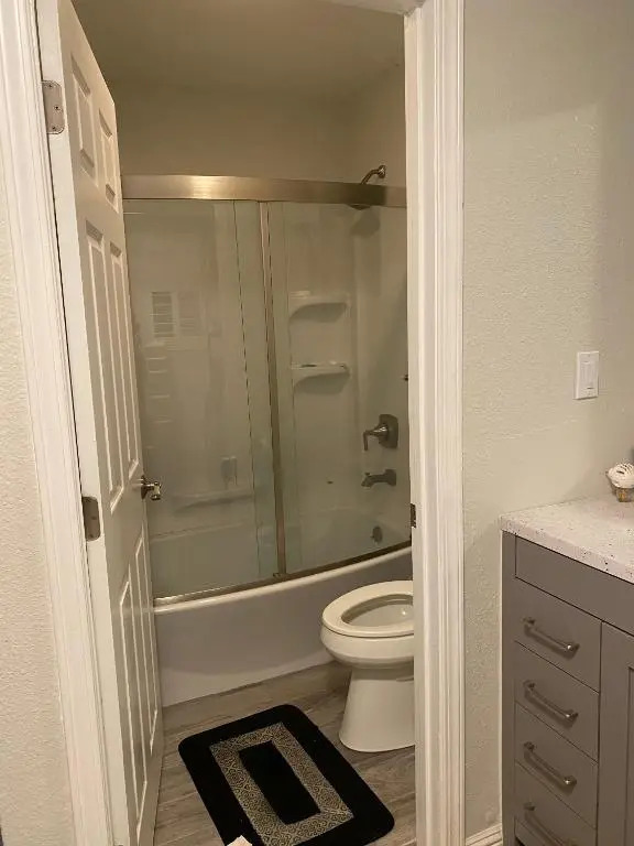 Private Room in Los Angeles w/ AC & WIFI
