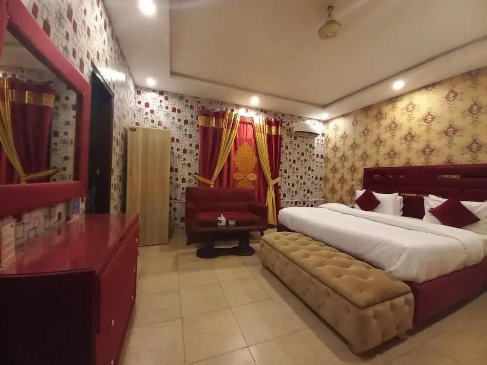 Hotel Premier one Johar Town Lahore Pakistan