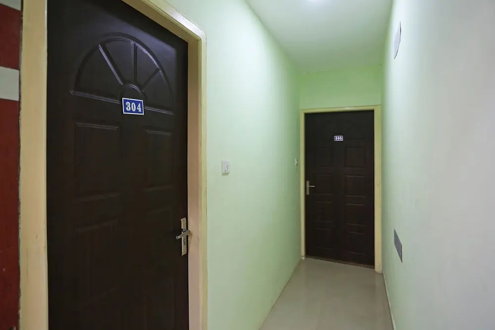 OYO 4526 Jaydev Vihar