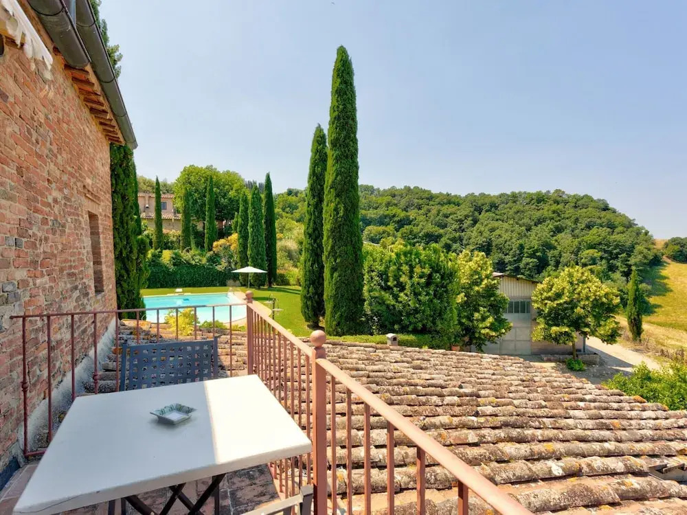 Attractive Farmhouse in Montalcino with Terrace