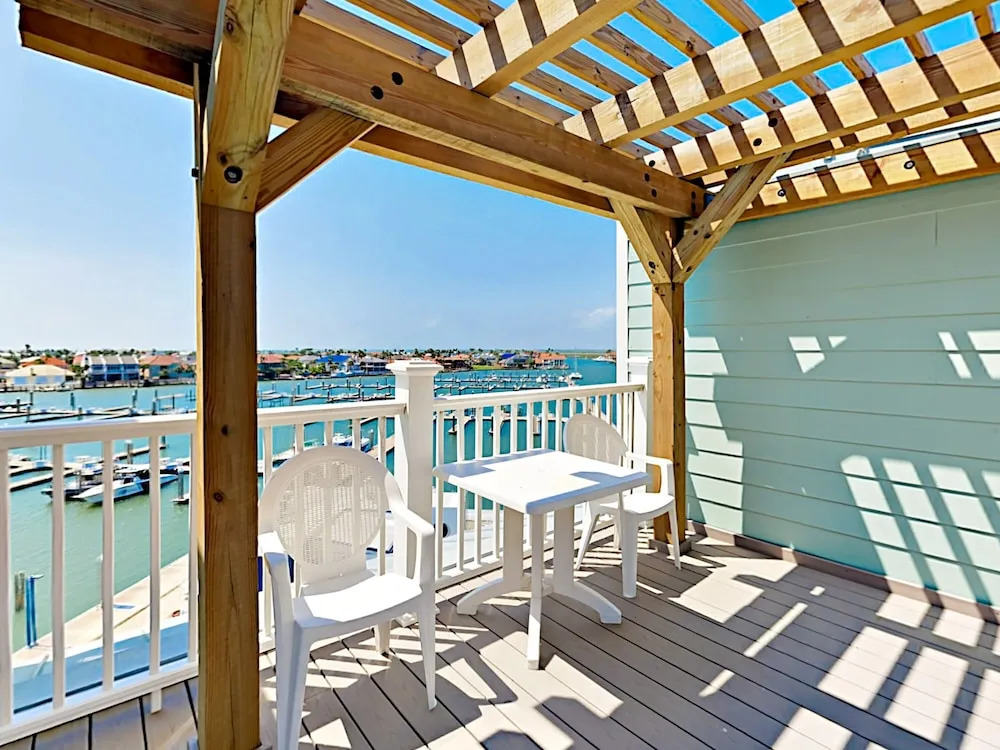 3br/3.5ba - Hot Tub, Pool, 360-degree Rooftop View 3 Bedroom Townhouse