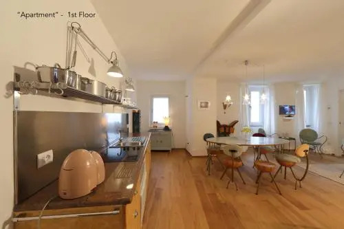 Casa Bellagio, Residence / Apartments