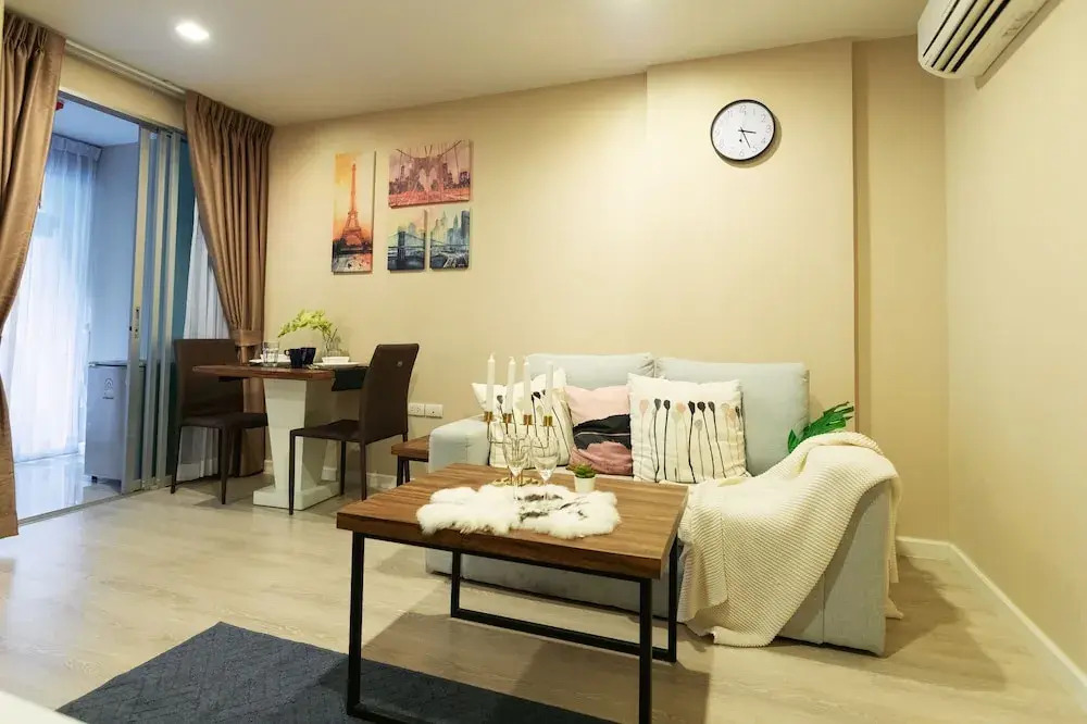 Near BK University Quiet Condo in Rama4 bkb141