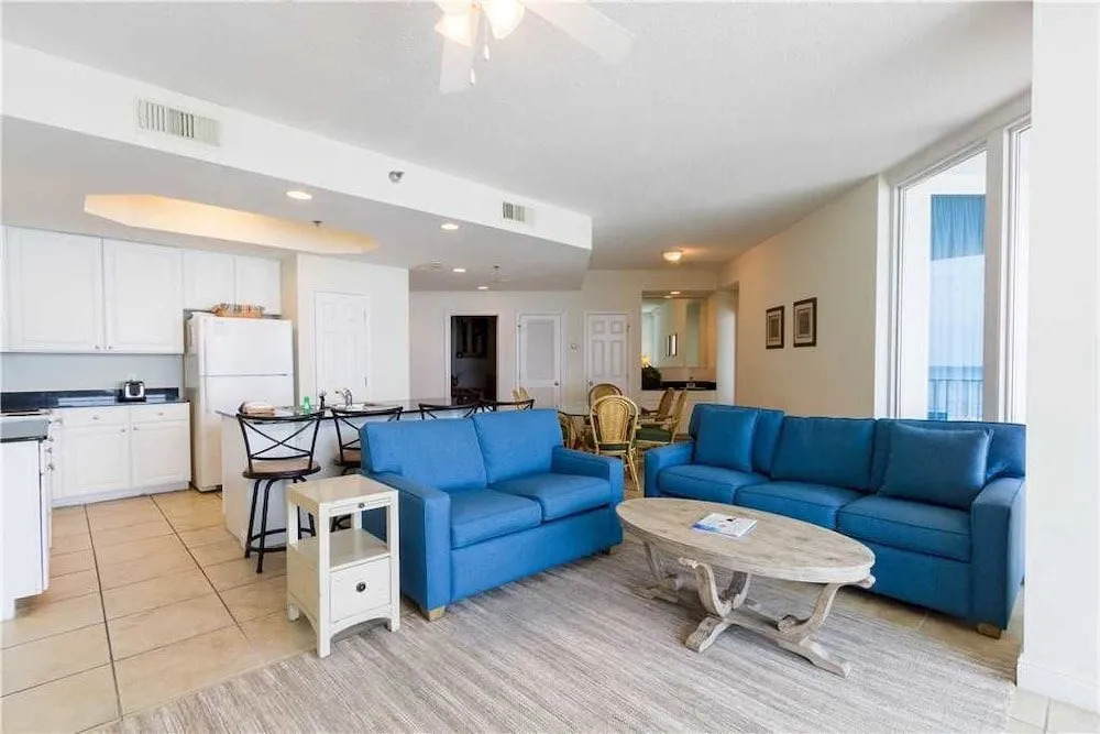 Lighthouse 304 - 3 Br condo by RedAwning