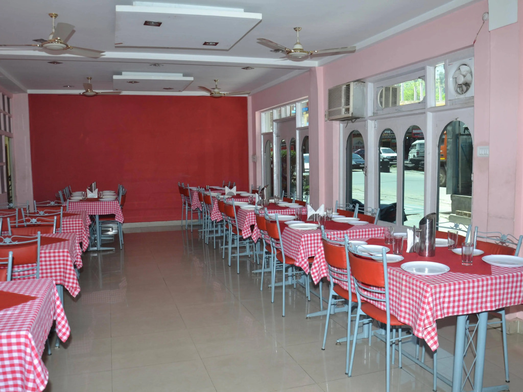 Hotel Amit - 5 Mins Drive to Airport
