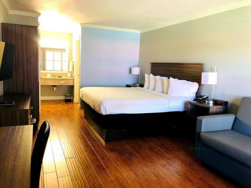 Vero Beach Inn & Suites Vero Beach I-95