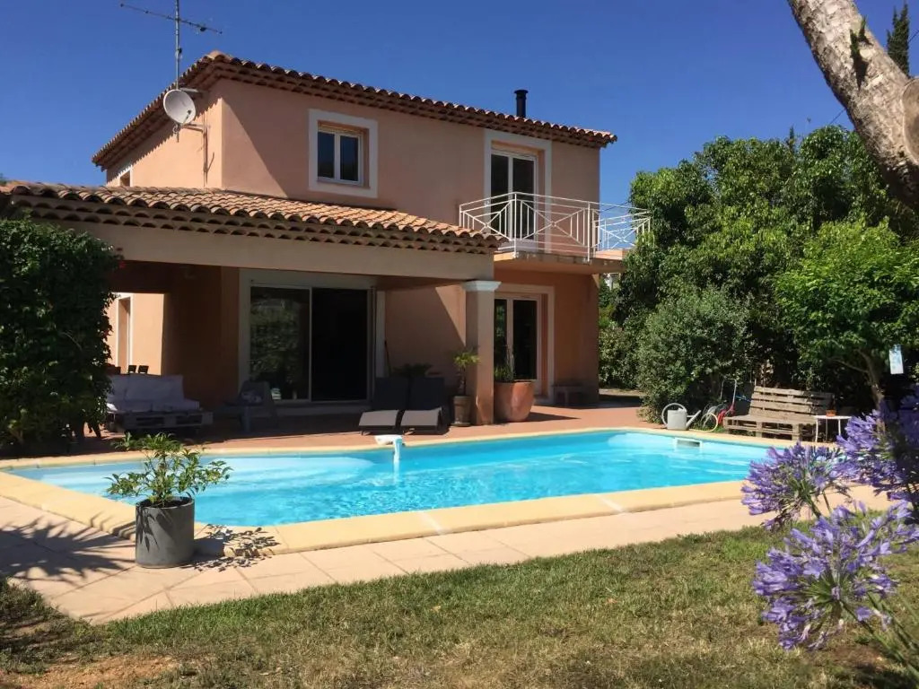 Villa 150m2 piscine apercu mer climatisée