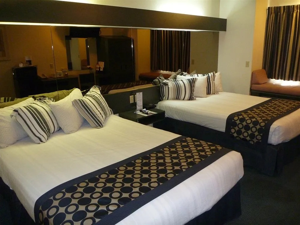 Rodeway Inn & Suites