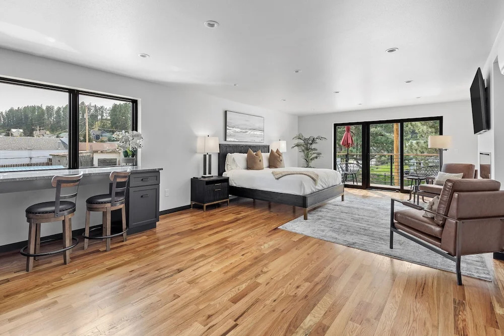 McGregor & Main - Luxury Lofts
