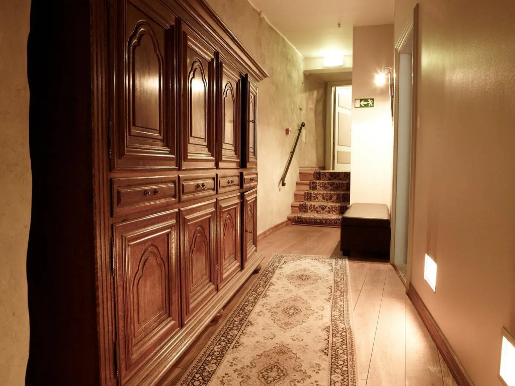 CRU Hotel