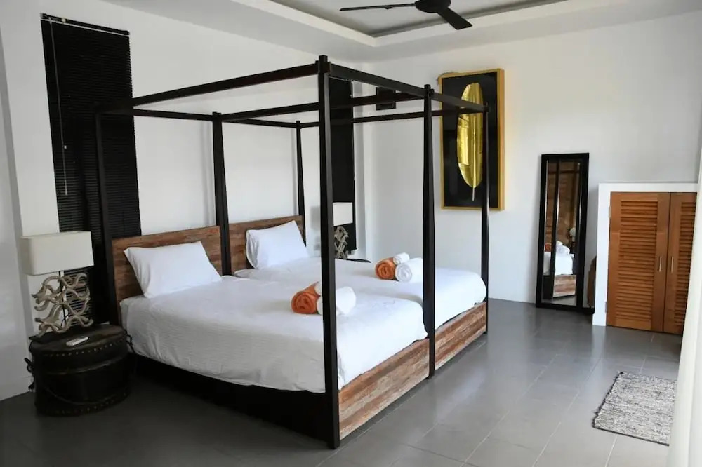 Lagoon Villa