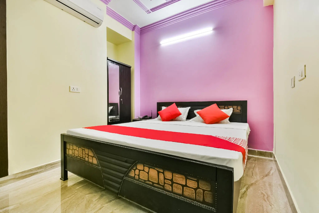 OYO 62418 Hotel Royal Palace