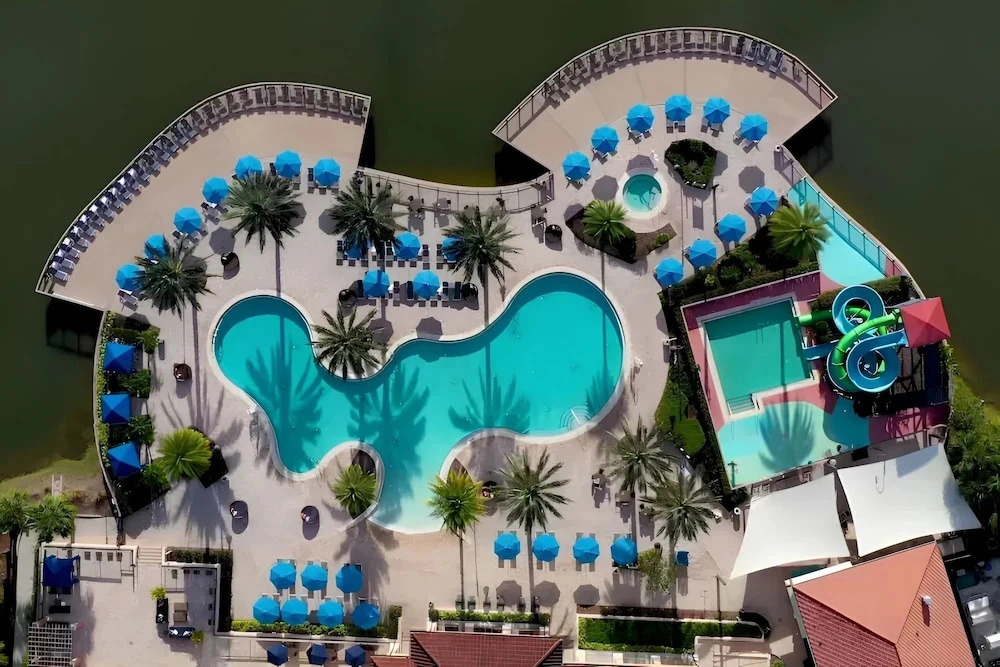 Modern Family 4BR Townhome Near Disney in Orlando 2752