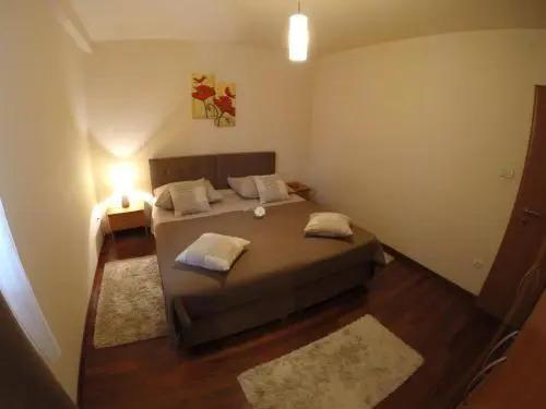 Apartments and Rooms Tino