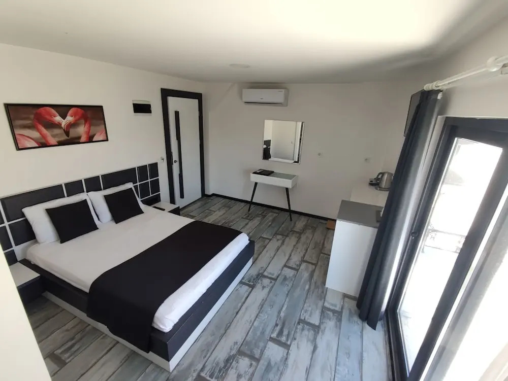WB Weekend Otel