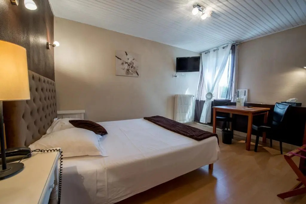 Logis Hôtels - Hôtel et Restaurant Les Voyageurs