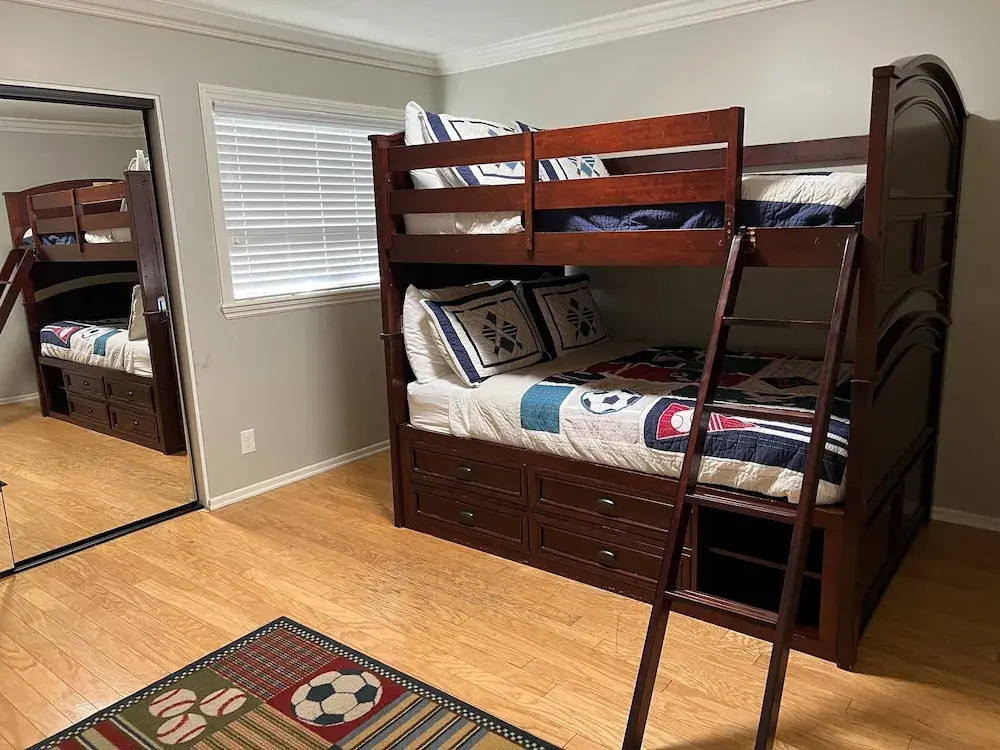 Large Family Pool Home 2.5 Miles To Disney w/3 King Beds!!!
