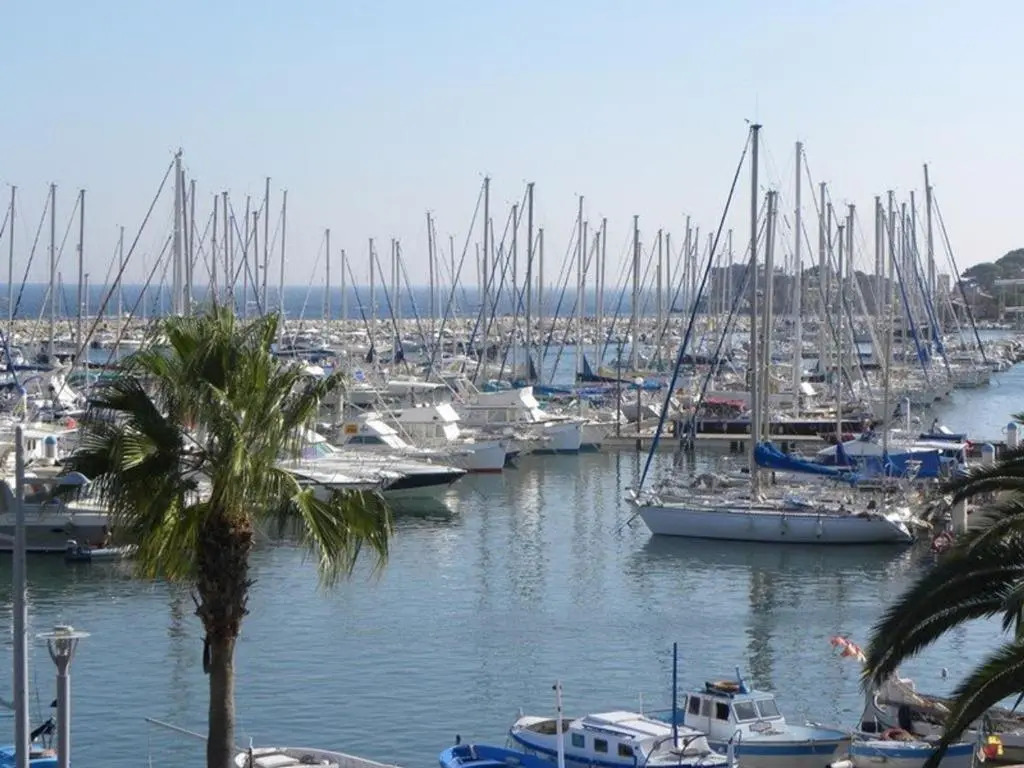 Appartement Six-Fours-les-Plages, 2 pièces, 4 personnes - FR-1-316-91