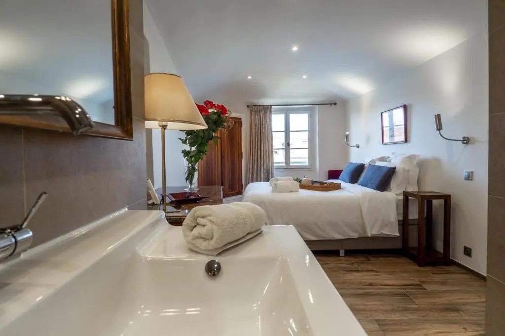 Charmant appartement spacieux pour 6P vue mer vieil Antibes