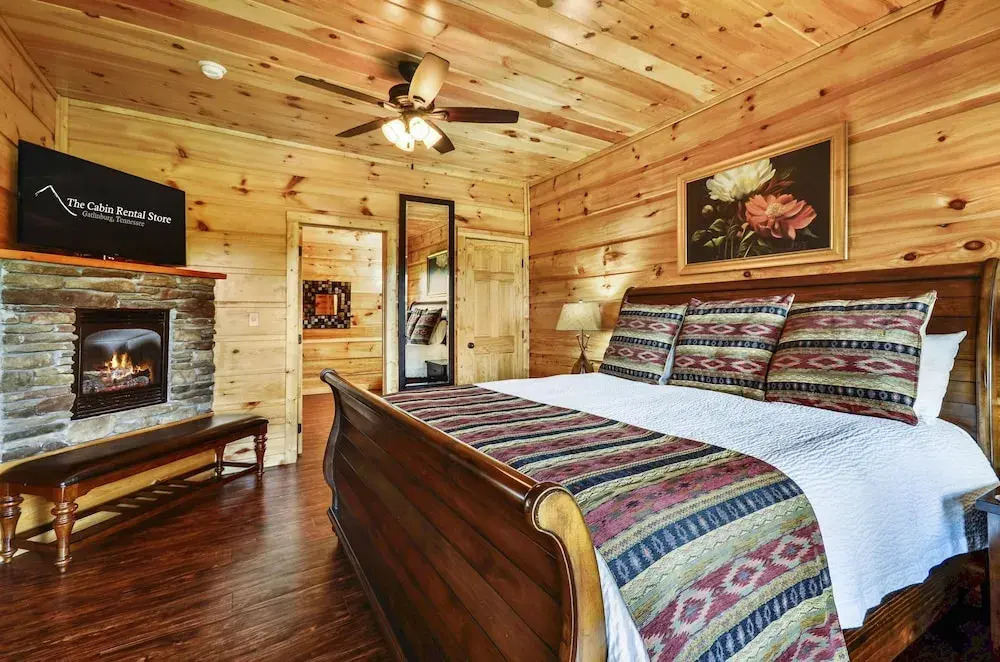 Luxury 14br Haven Views Games Hot Tubs More
