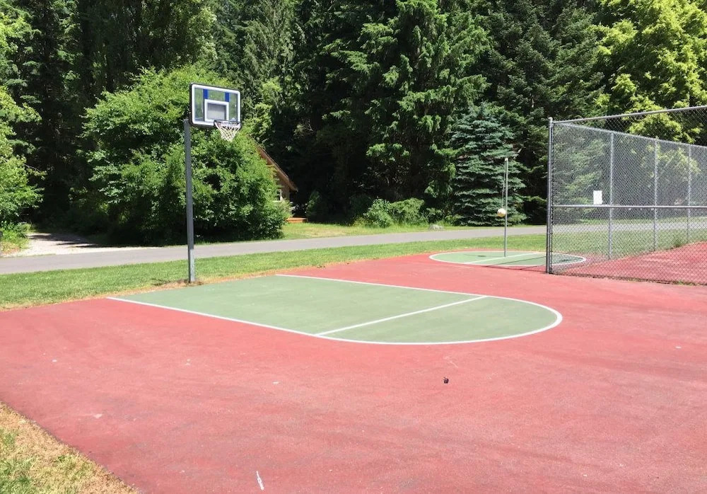 Mt. Baker Lodging Cabin 47 – Hot Tub, BBQ, Sleeps 10! by MBL