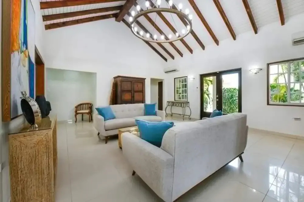 Blue Makini Villa in Noord