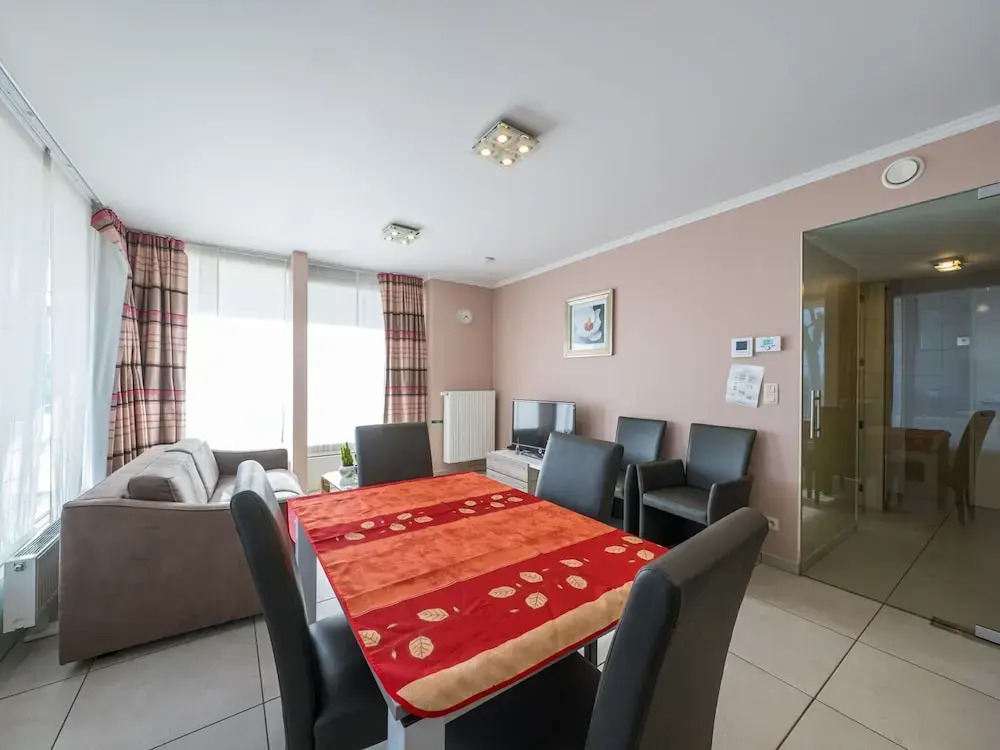 Apartment Within Walking Distance of the Beach