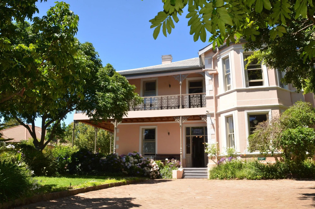 Medindi Manor