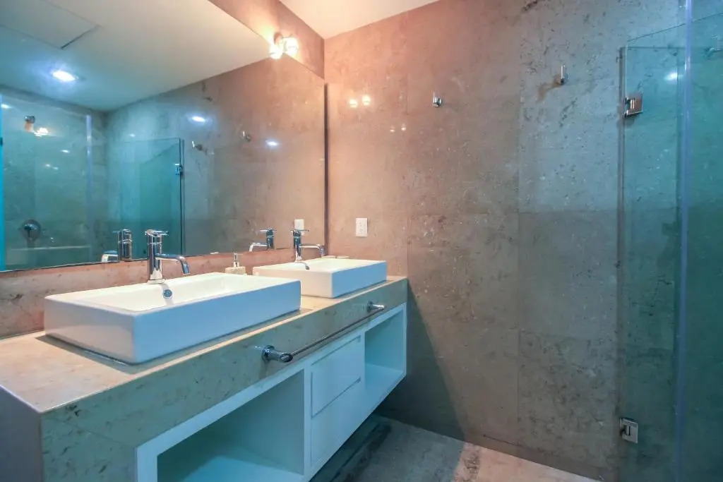 Exceptional 2Story Penthouse with Hot Tub and Rooftop Terrace in Bahia Principe