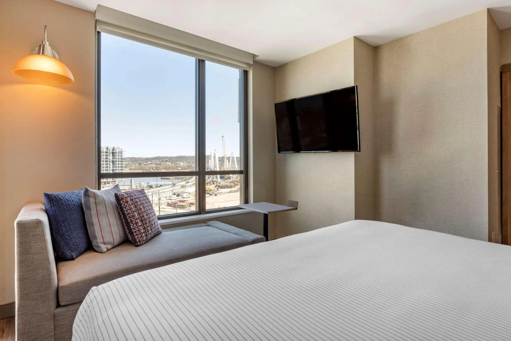 Cambria Hotel Washington DC Navy Yard Riverfront