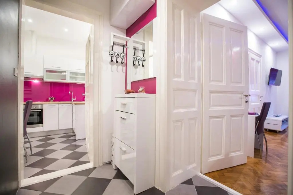 Apartment Center Four stars