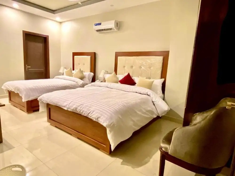 Grand Luxury Hotel Multan